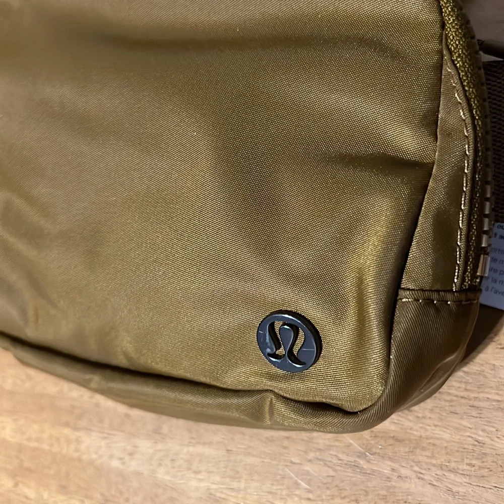 388. Lululemon Burnt caramel everywhere belt bag 1L - Picture 5 of 6